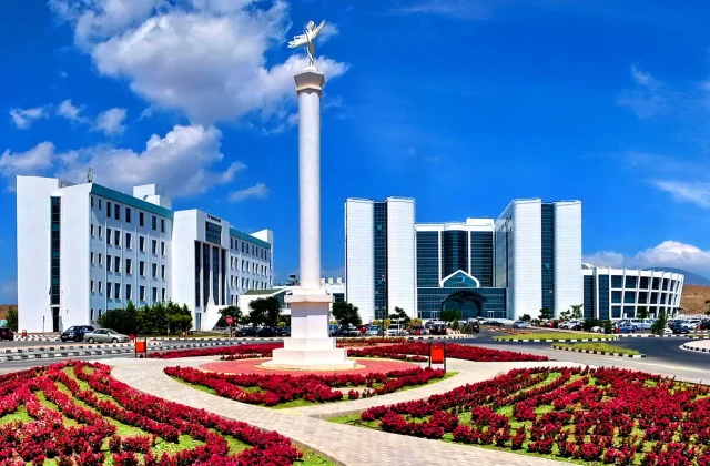 جامعة الشرق الأدنى