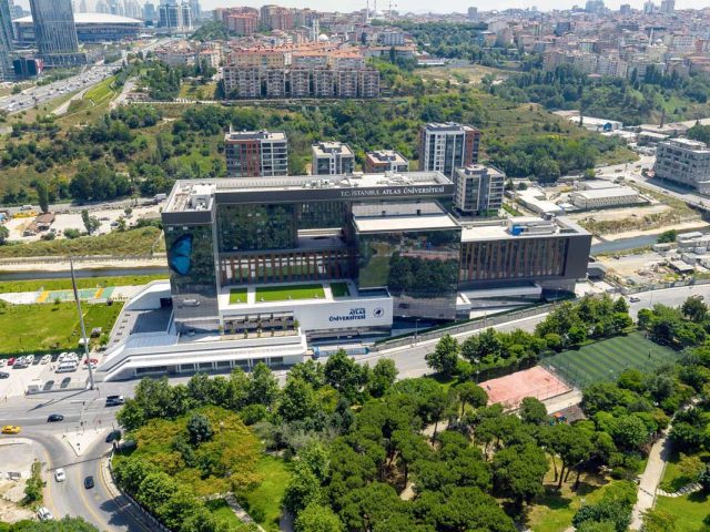 جامعة اسطنبول اطلس