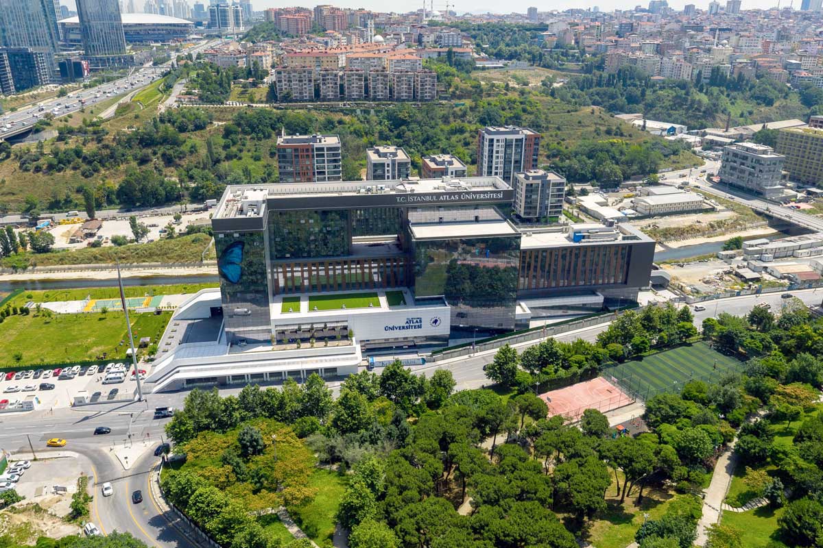 جامعة اسطنبول اطلس